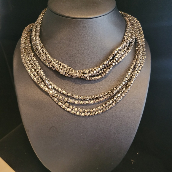 Vintage Gun Metal Muliti Layering Necklace. - Picture 2 of 5